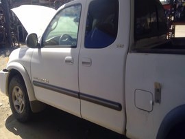 2004 TOYOTA TUNDRA, WHITE, EXTD CAB, 4.7L, AT, 4WD.  Z26444